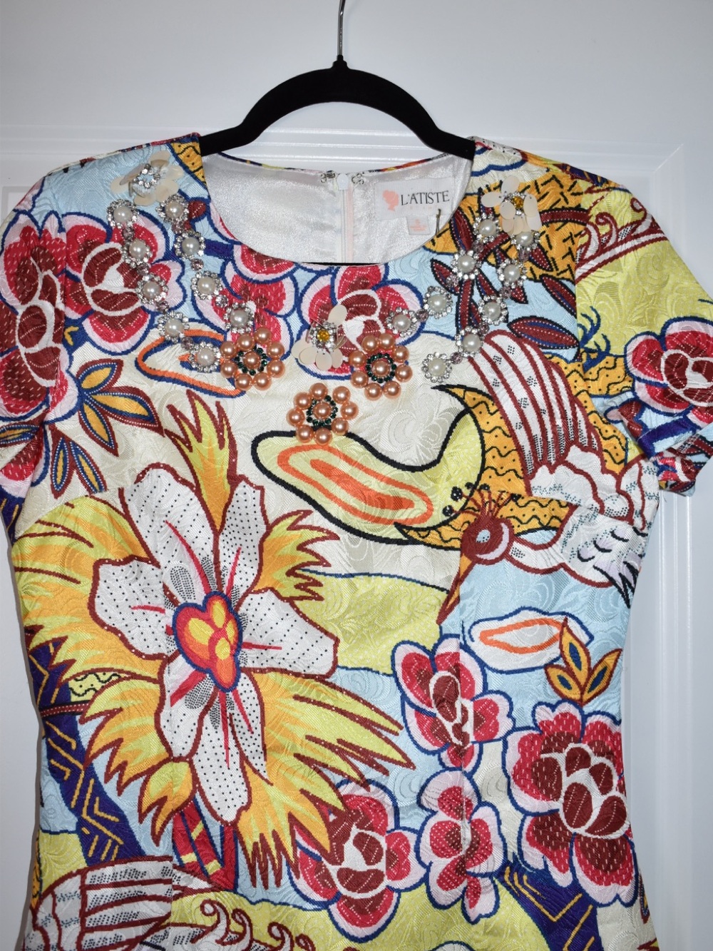 ✨ NWT L’atiste Embellished Floral Jacquard Shift Mini Dress Size Small - Picture 3 of 6